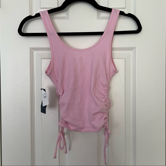 NWT ruched sides tank top - Picture 2 of 3